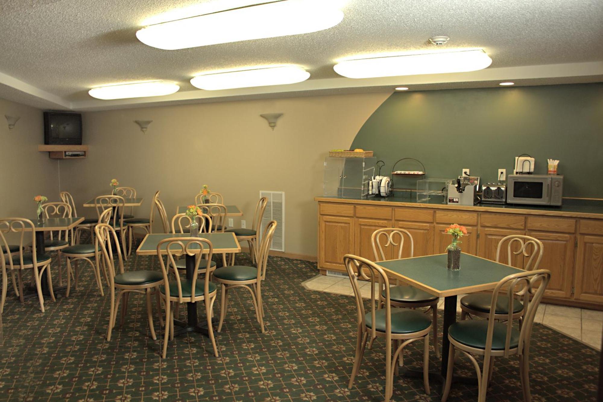 Americas Best Value Inn Annandale Bagian luar foto